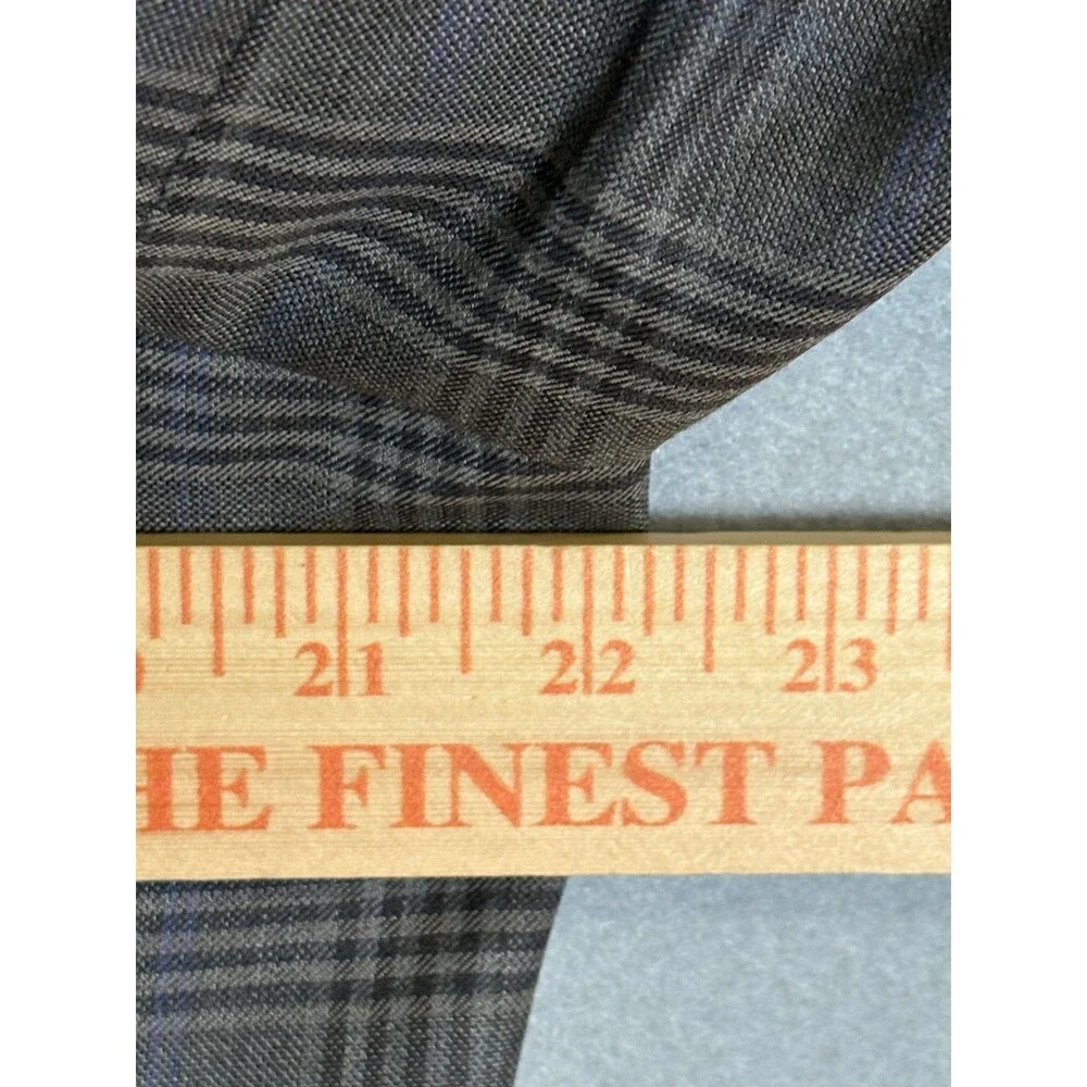 Jos A Bank Blazer Mens 44R Gray Windowpane Tailored Fit Wool Sportscoat